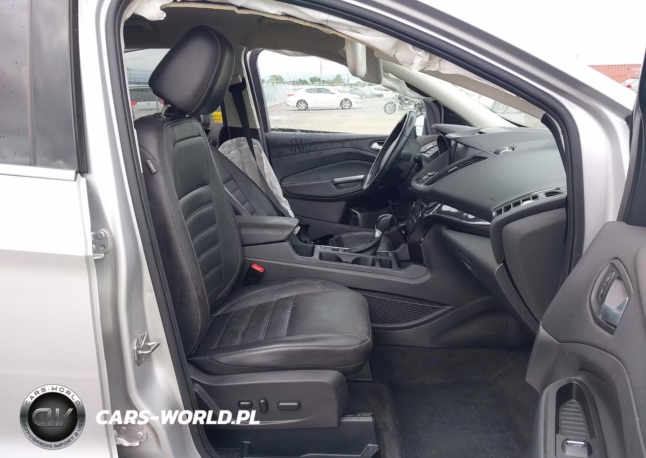 2017 Ford Escape Titanium VIN:1FMCU0J95HUE53075 - 5
