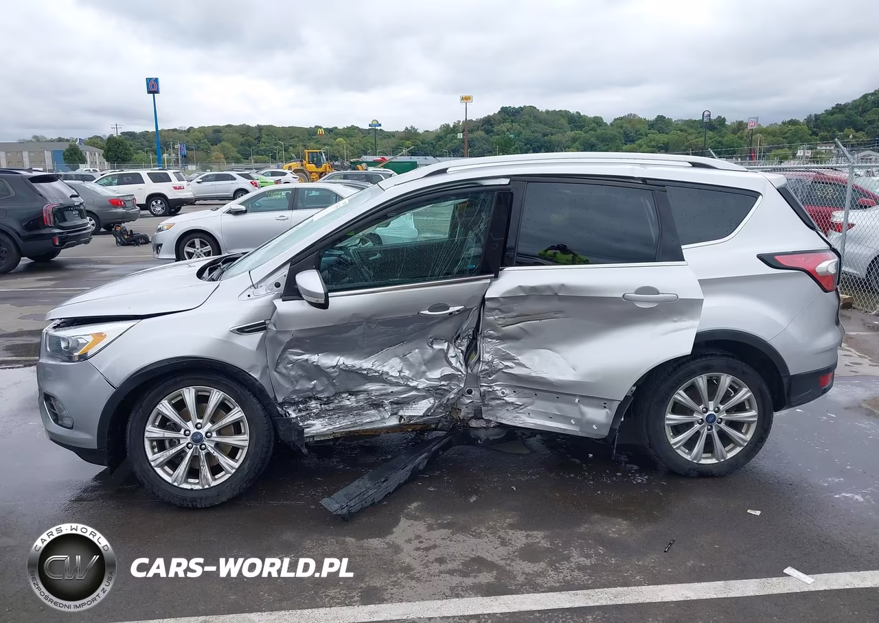 2017 Ford Escape Titanium VIN:1FMCU0J95HUE53075 - 6