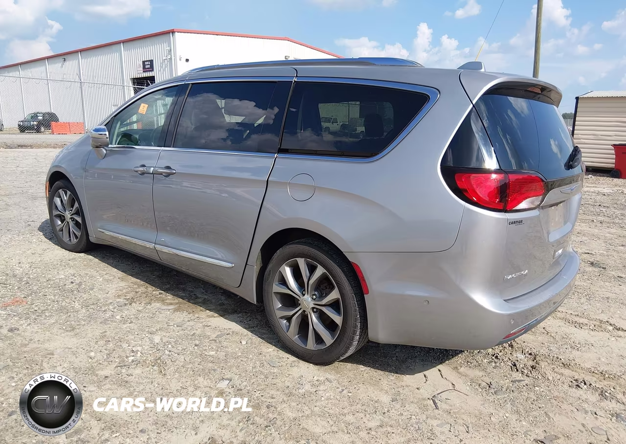 2018 Chrysler Pacifica Limited VIN:2C4RC1GG6JR226283 - 3