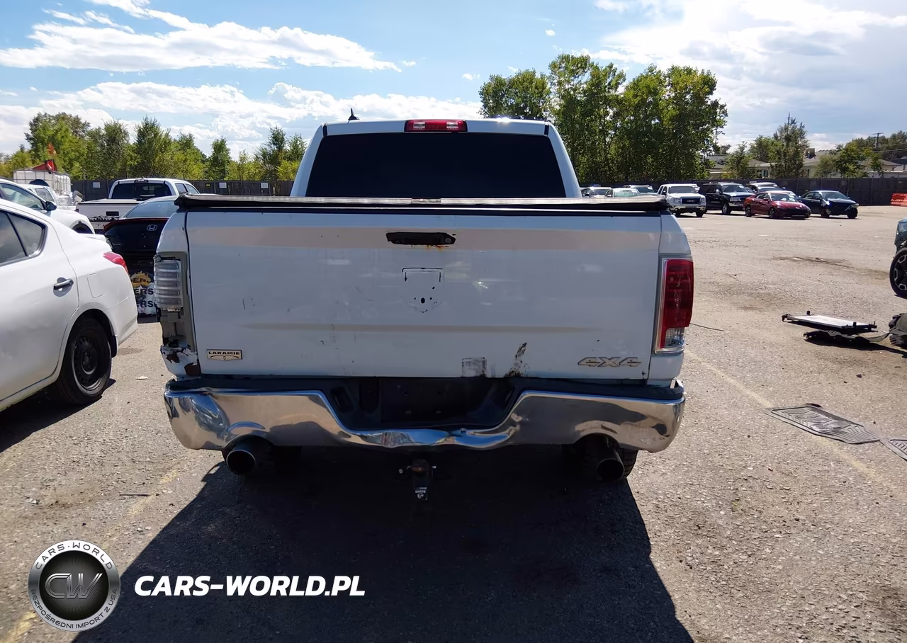 2016 Ram 1500 Laramie VIN:1C6RR7NT5GS125493 - 17