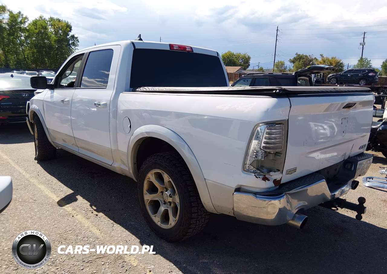 2016 Ram 1500 Laramie VIN:1C6RR7NT5GS125493 - 3