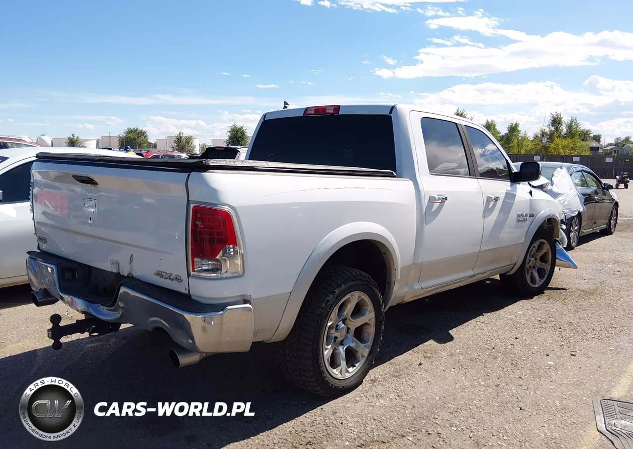 2016 Ram 1500 Laramie VIN:1C6RR7NT5GS125493 - 4