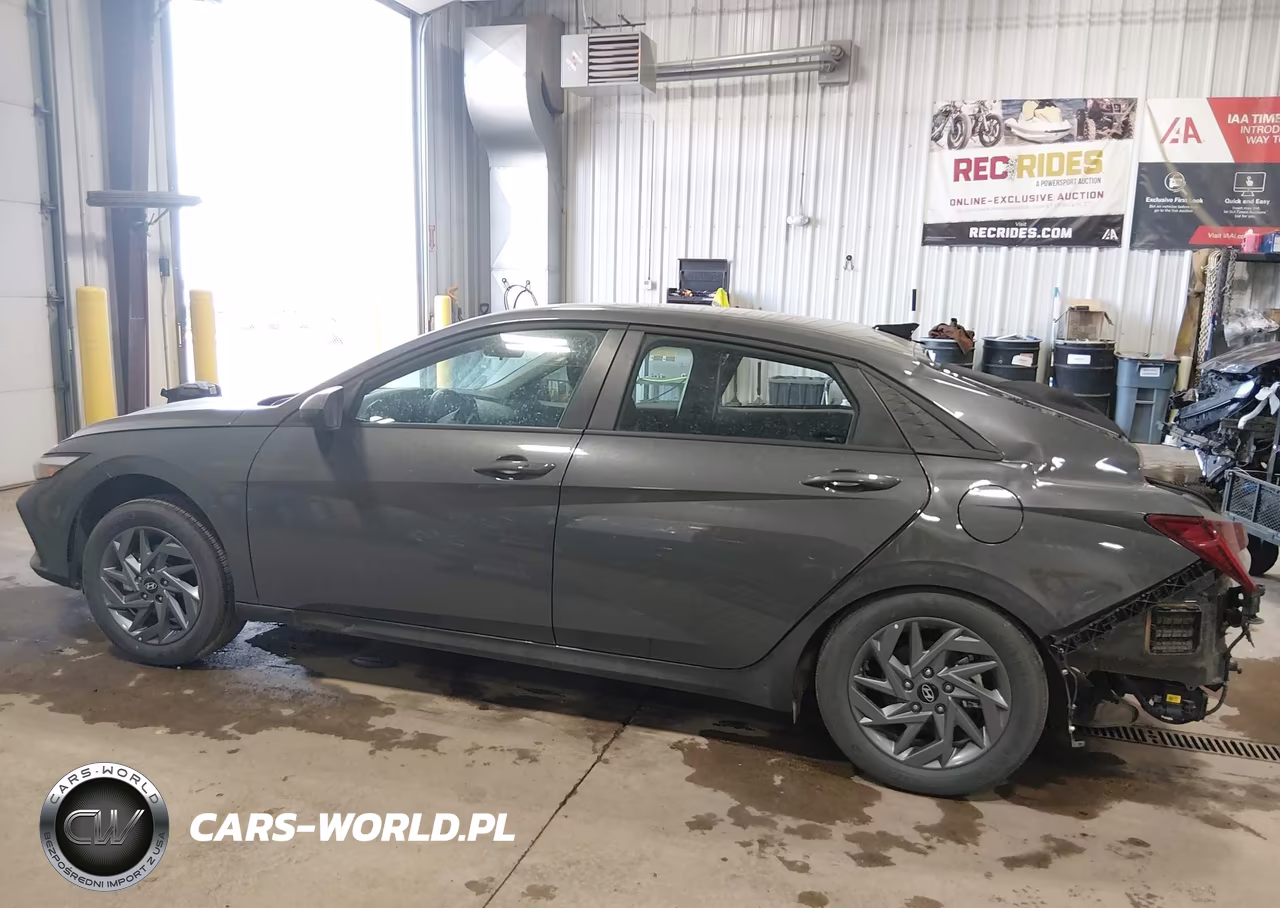 2026 Hyundai Elantra Hybrid Blue VIN:KMHLM4DJ7TU199410 - 15
