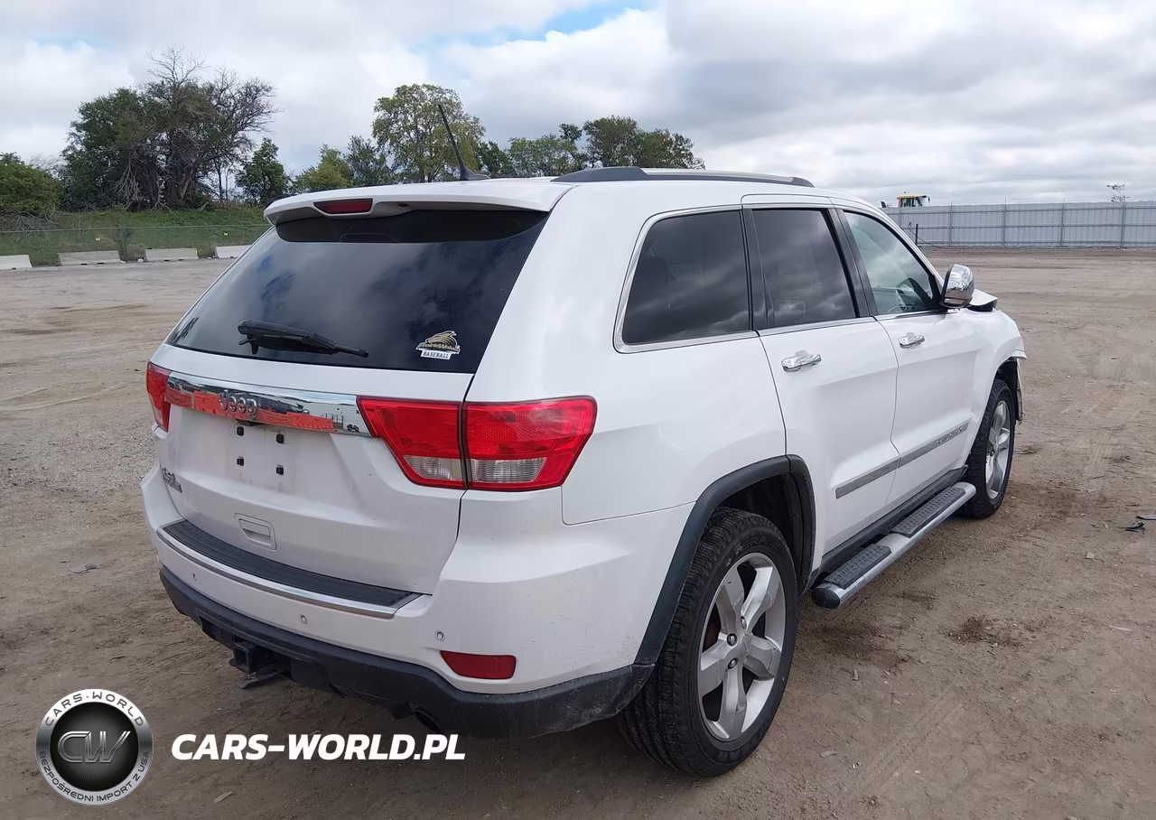 2013 Jeep Grand Cherokee Overland VIN:1C4RJFCG4DC610391 - 4