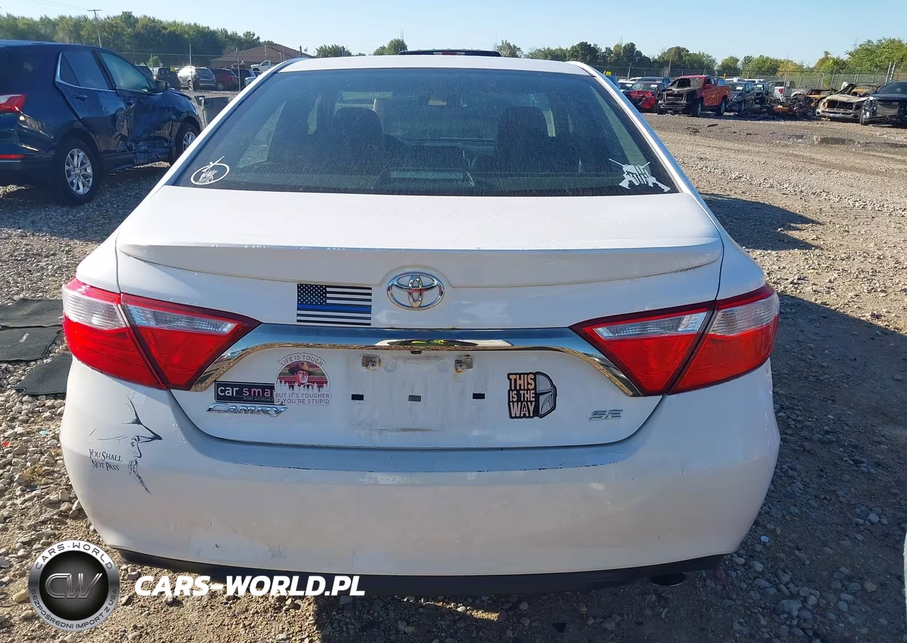 2015 Toyota Camry Se VIN:4T1BF1FK9FU005216 - 16