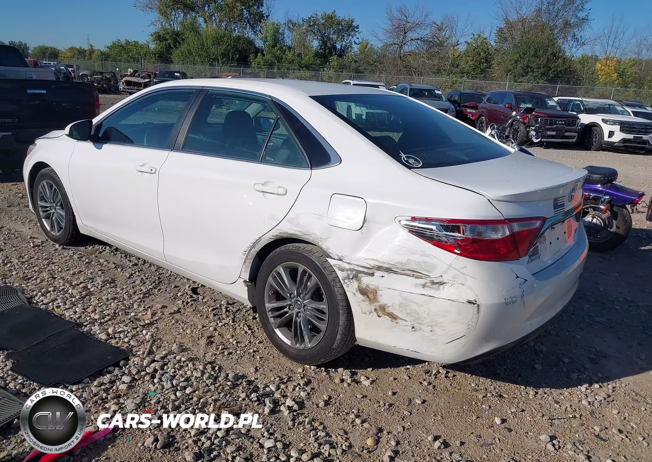 2015 Toyota Camry Se VIN:4T1BF1FK9FU005216 - 3