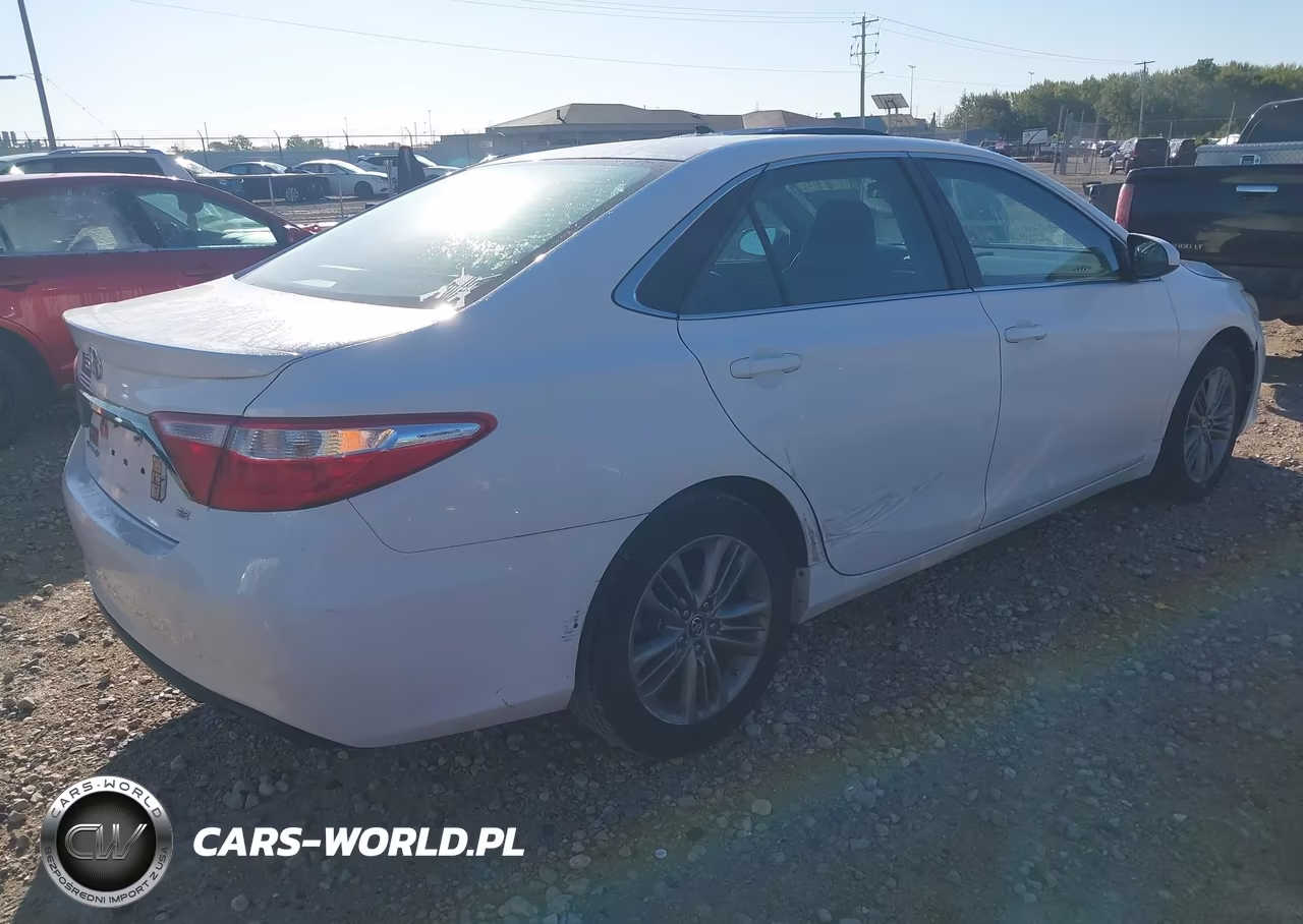 2015 Toyota Camry Se VIN:4T1BF1FK9FU005216 - 4