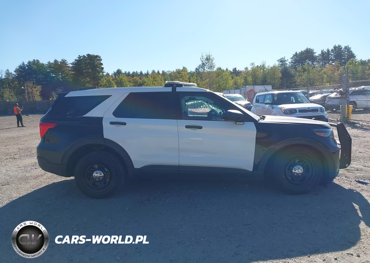 2022 Ford Police Interceptor Utility VIN:1FM5K8AB9NGA02127 - 12
