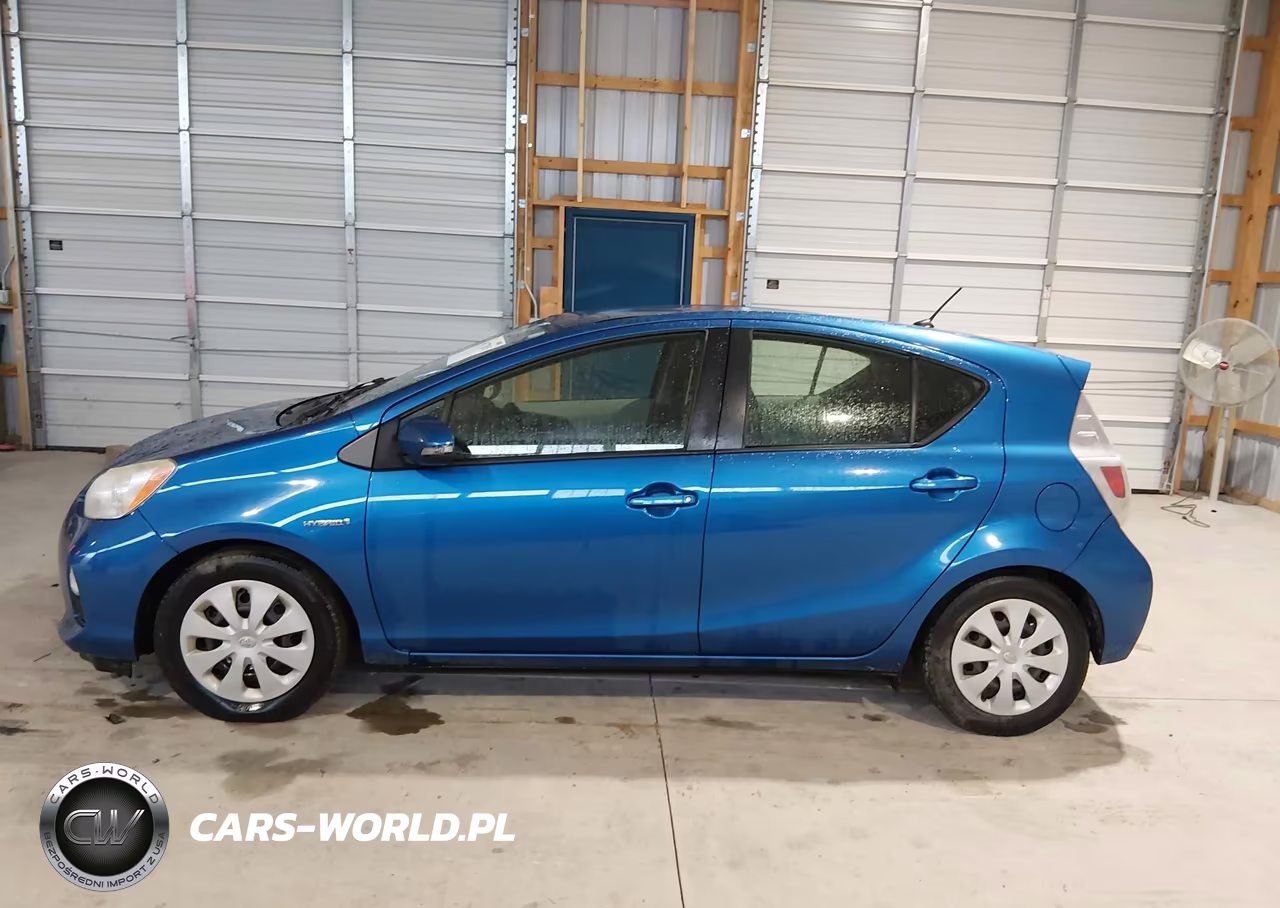 2013 Toyota Prius C Two VIN:JTDKDTB32D1557563 - 14