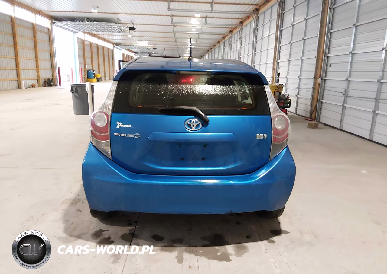 2013 Toyota Prius C Two VIN:JTDKDTB32D1557563 - 16