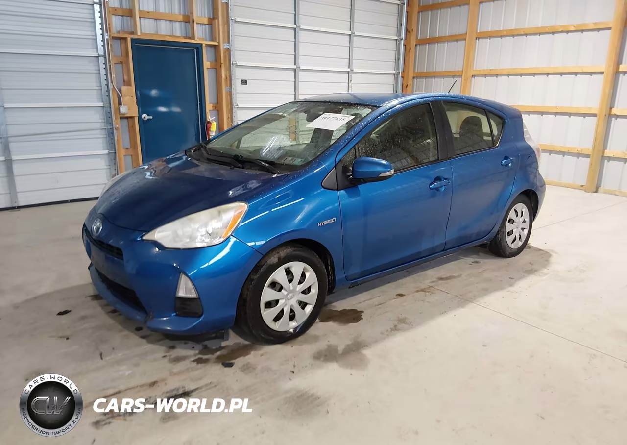 2013 Toyota Prius C Two VIN:JTDKDTB32D1557563 - 2