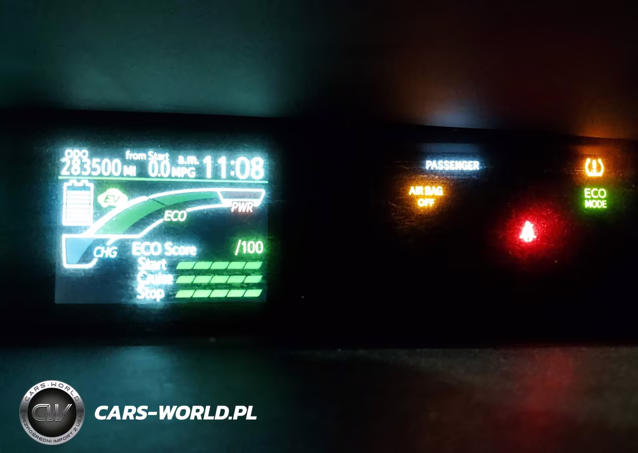 2013 Toyota Prius C Two VIN:JTDKDTB32D1557563 - 7