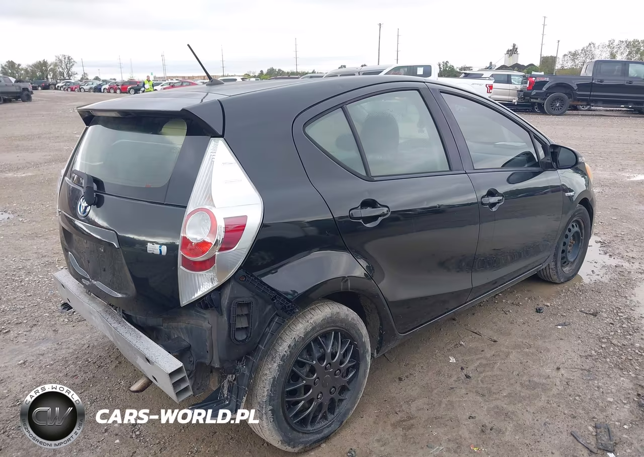 2012 Toyota Prius C Two VIN:JTDKDTB38C1520645 - 4