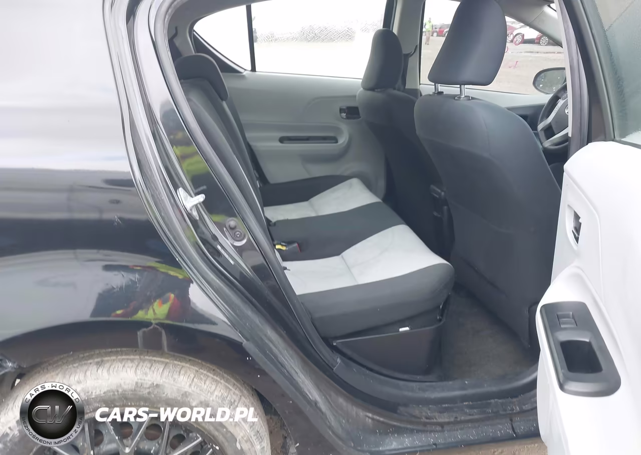2012 Toyota Prius C Two VIN:JTDKDTB38C1520645 - 8