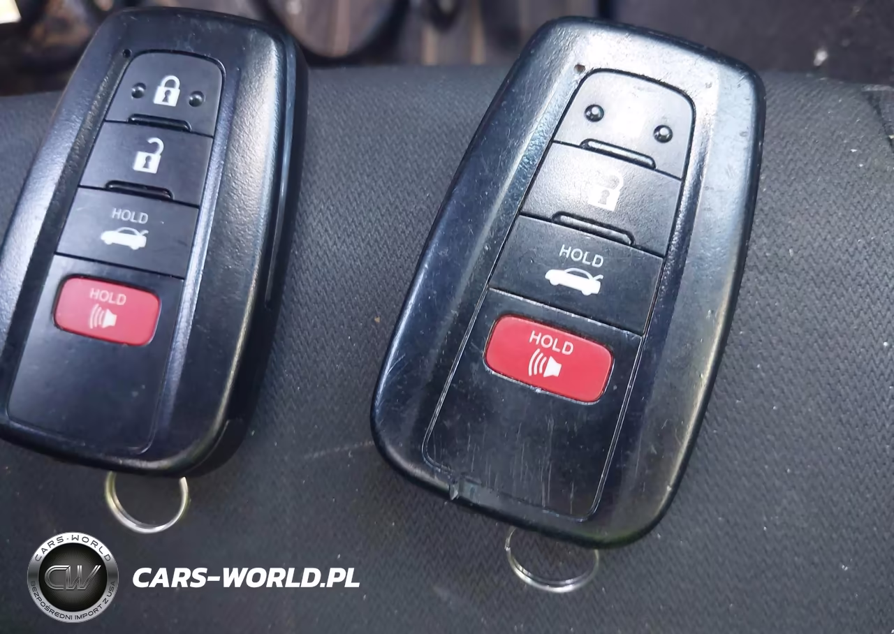 2018 Toyota Camry Le VIN:4T1B11HK5JU586282 - 11