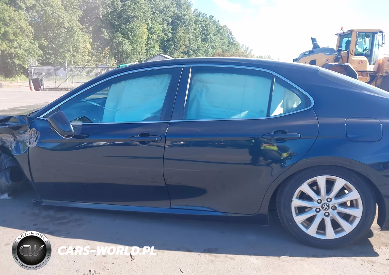 2018 Toyota Camry Le VIN:4T1B11HK5JU586282 - 14