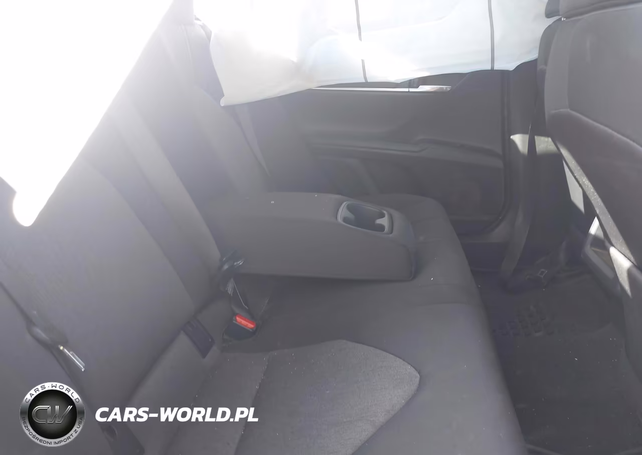 2018 Toyota Camry Le VIN:4T1B11HK5JU586282 - 8