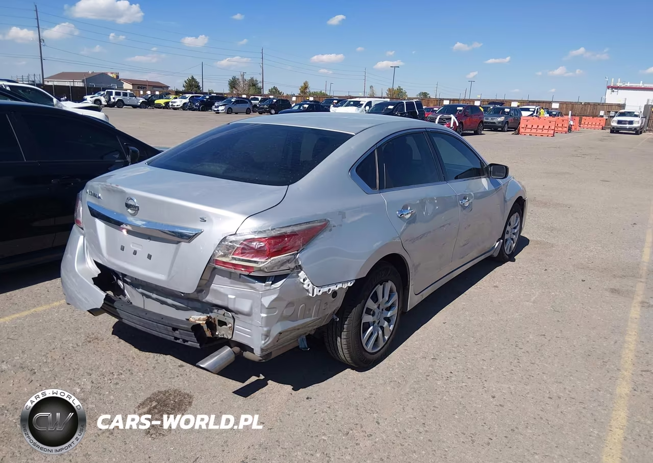 2015 Nissan Altima 2.5 S VIN:1N4AL3AP8FC458603 - 4