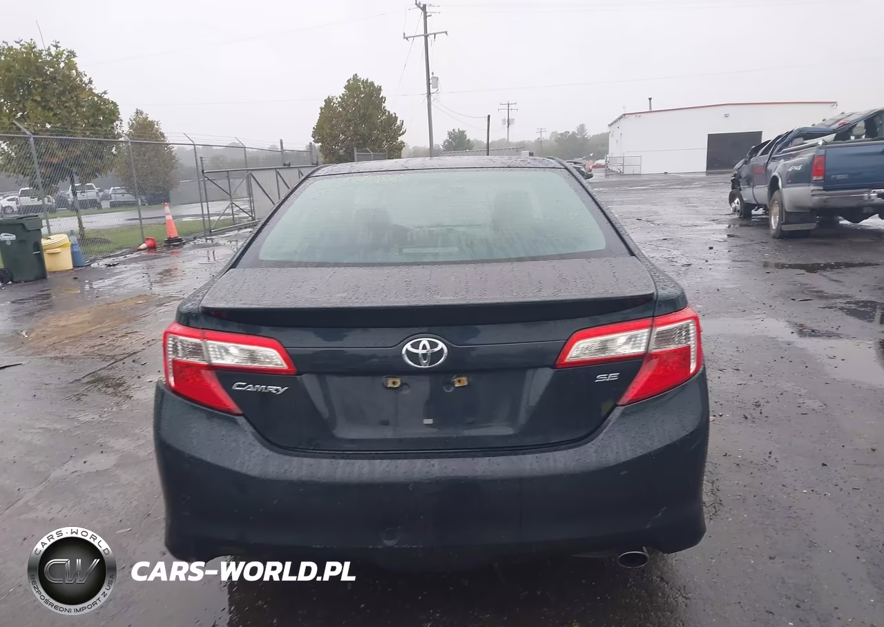 2014 Toyota Camry Se Sport VIN:4T1BF1FK5EU318889 - 16