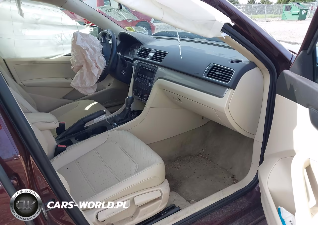 2014 Volkswagen Passat 1.8T Wolfsburg Edition VIN:1VWAT7A31EC091943 - 5