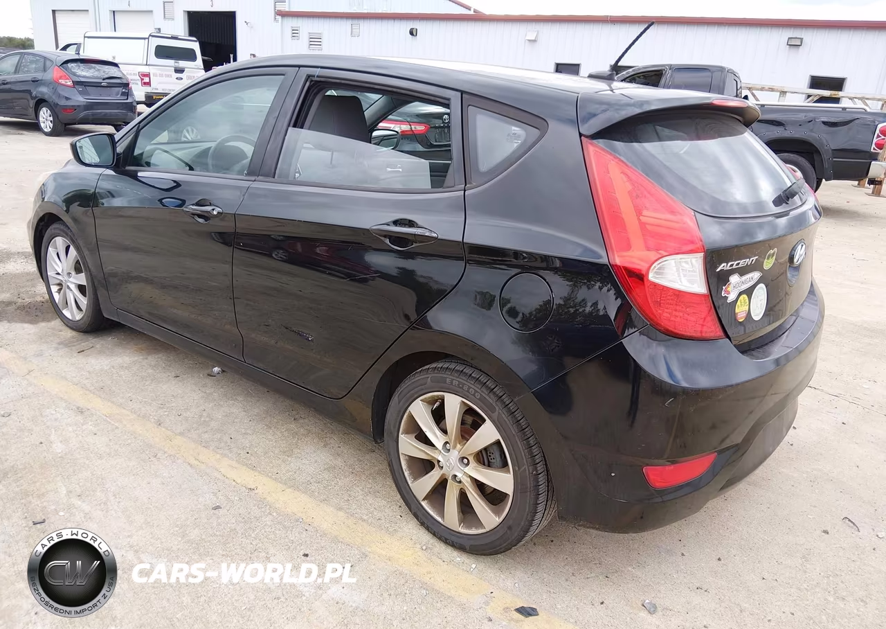 2012 Hyundai Accent Se VIN:KMHCU5AE2CU022857 - 3