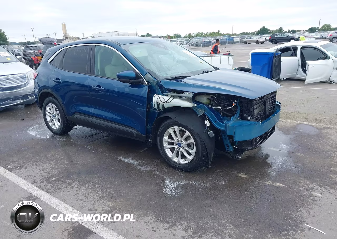 2020 Ford Escape Se