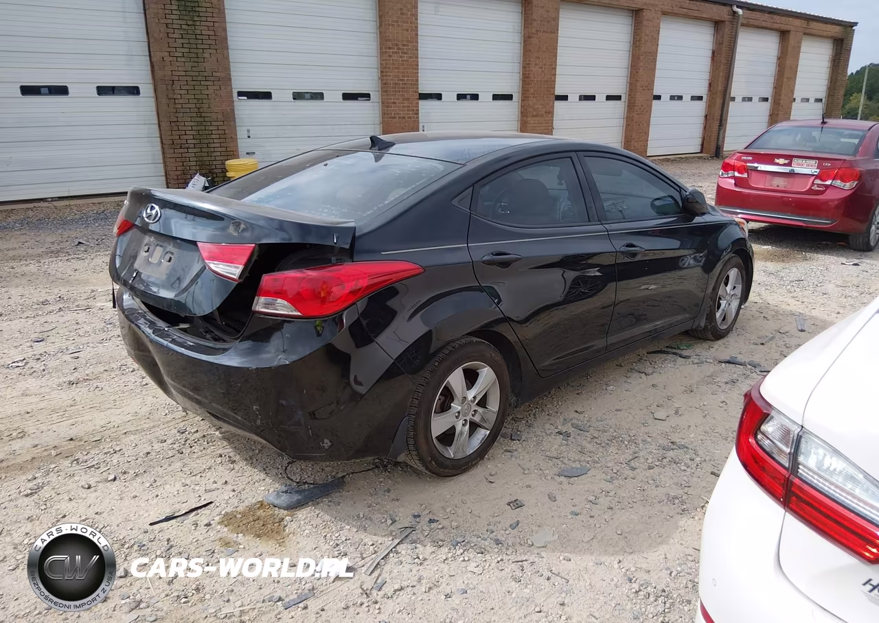 2013 Hyundai Elantra Gls VIN:5NPDH4AE7DH399705 - 4
