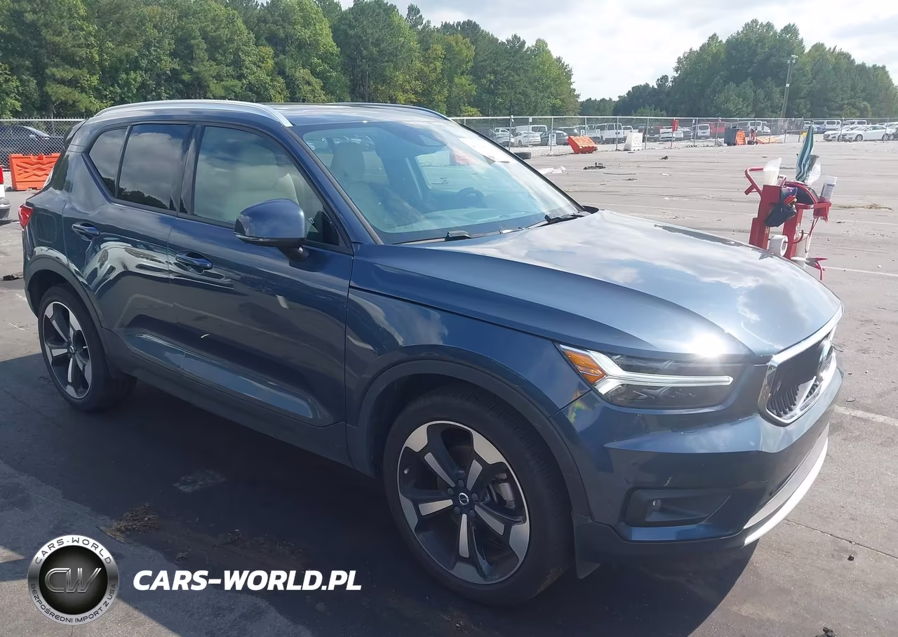 2022 Volvo Xc40 Momentum