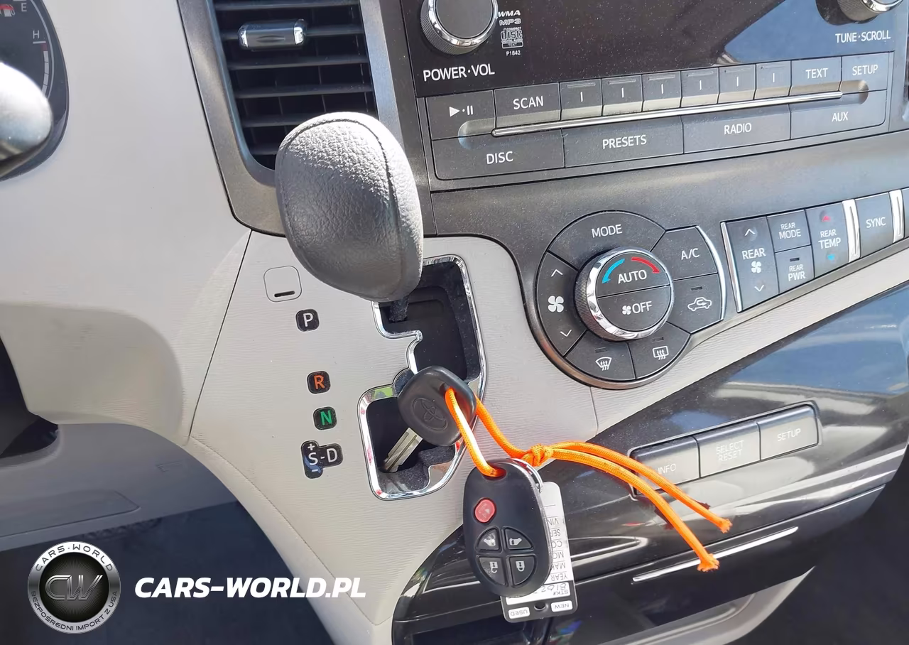 2014 Toyota Sienna Le V6 8 Passenger VIN:5TDKK3DC8ES471097 - 11