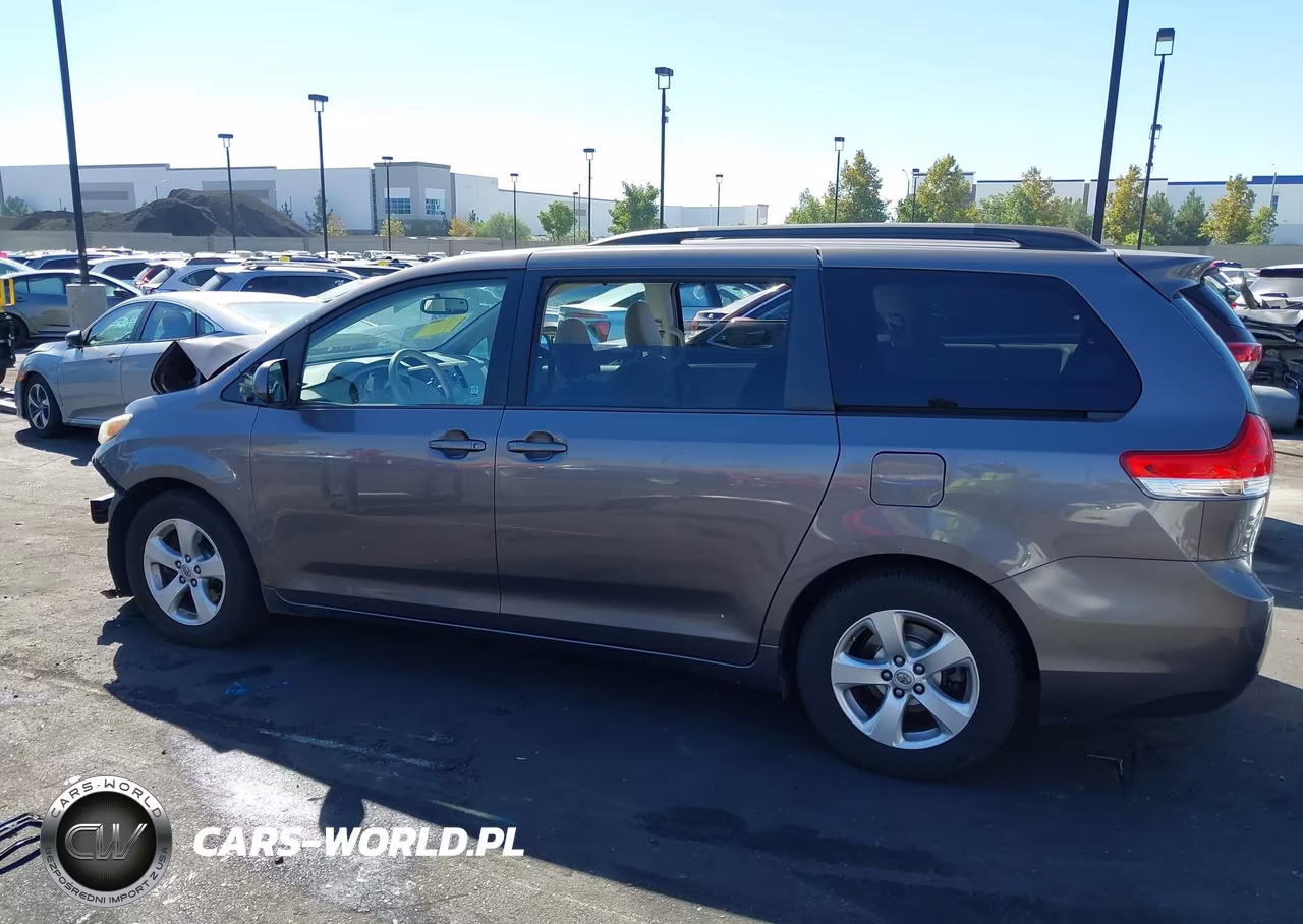 2014 Toyota Sienna Le V6 8 Passenger VIN:5TDKK3DC8ES471097 - 15