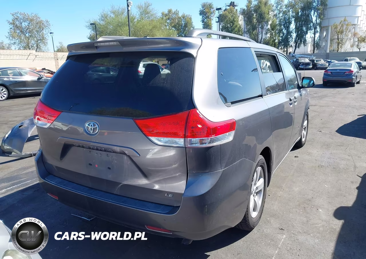 2014 Toyota Sienna Le V6 8 Passenger VIN:5TDKK3DC8ES471097 - 17