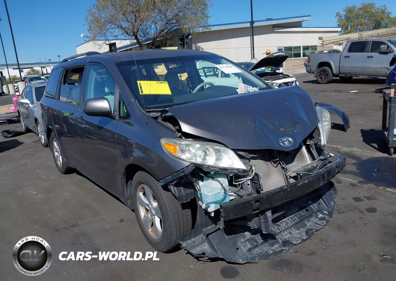 2014 Toyota Sienna Le V6 8 Passenger VIN:5TDKK3DC8ES471097 - 18