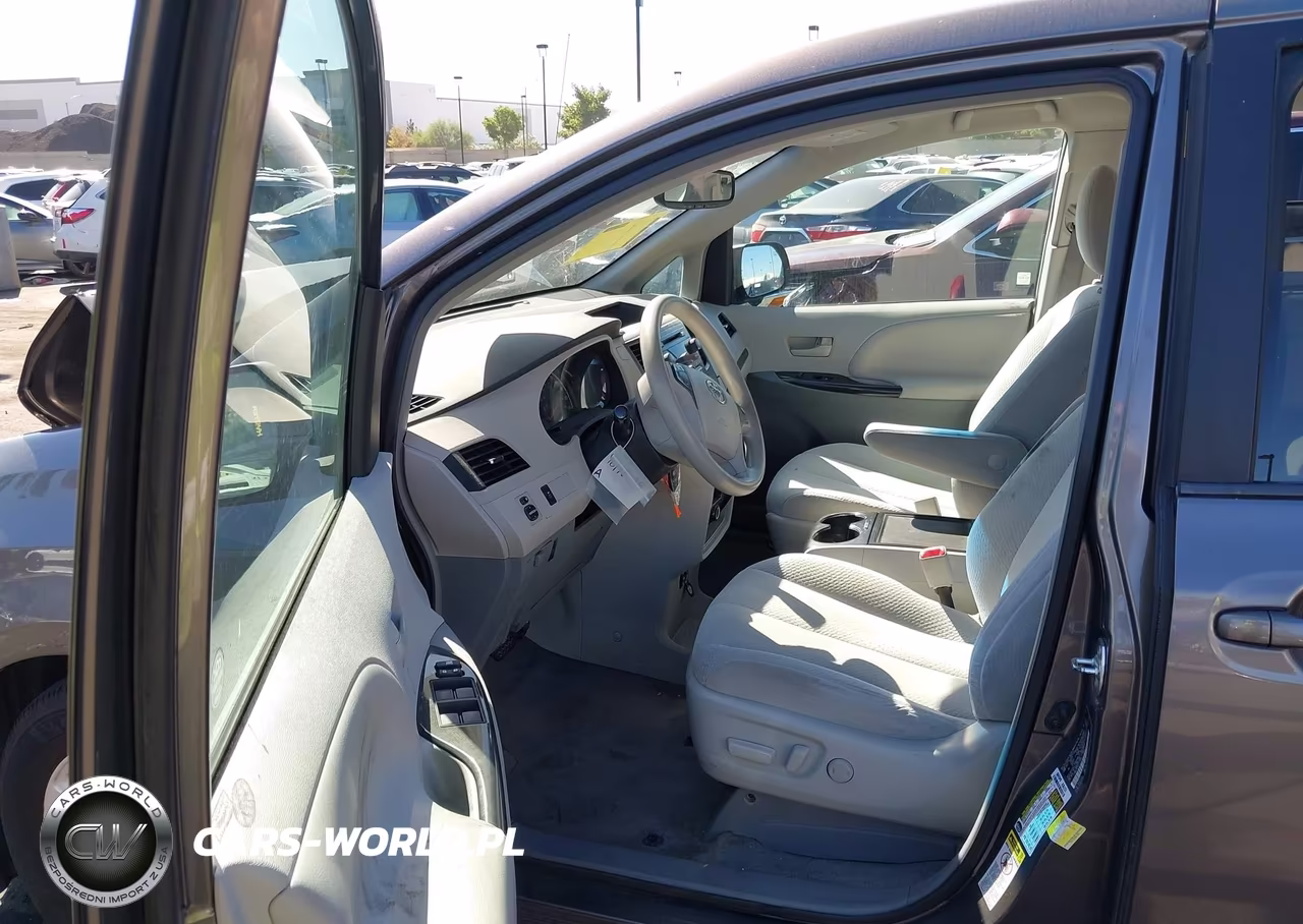 2014 Toyota Sienna Le V6 8 Passenger VIN:5TDKK3DC8ES471097 - 5