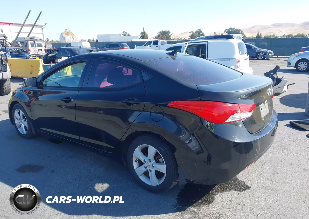 2013 Hyundai Elantra Gls VIN:5NPDH4AE5DH280051 - 3