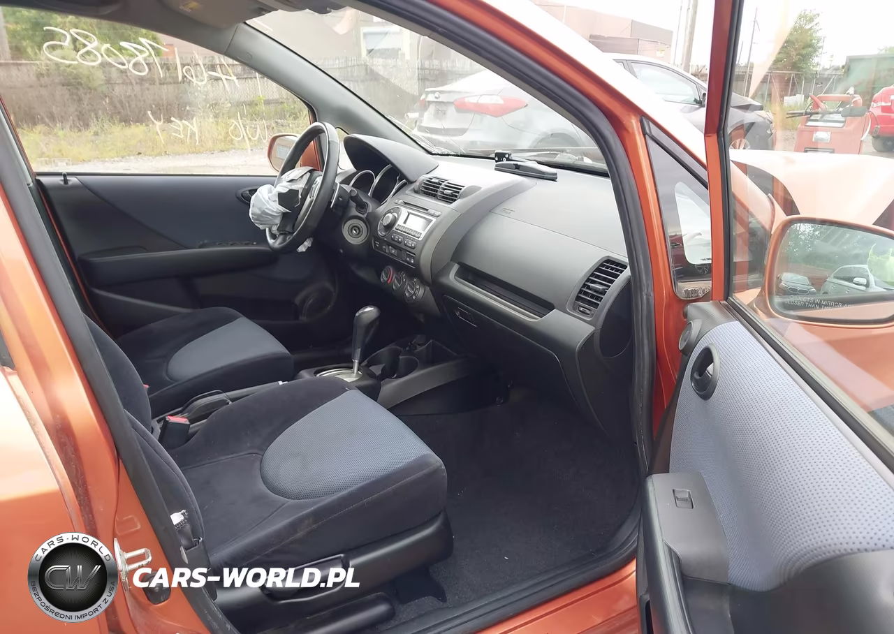 2008 Honda Fit Sport VIN:JHMGD38658S029389 - 5