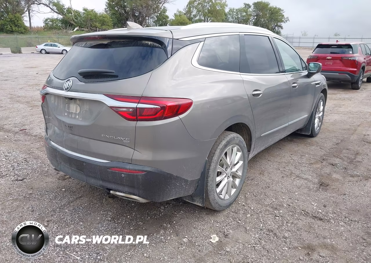 2018 Buick Enclave Essence VIN:5GAEVAKW9JJ188710 - 4