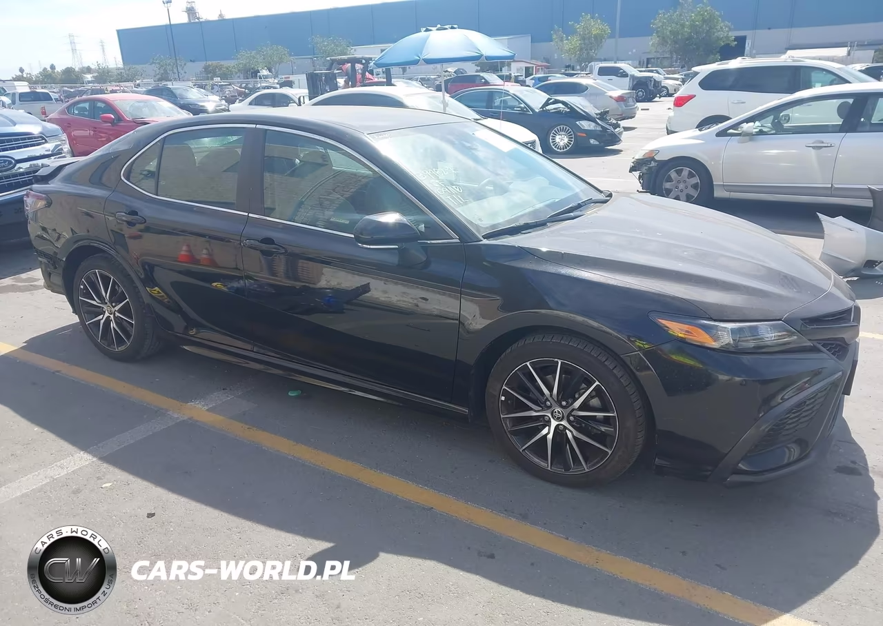 2022 Toyota Camry Se – zdjęcie 1 z 17