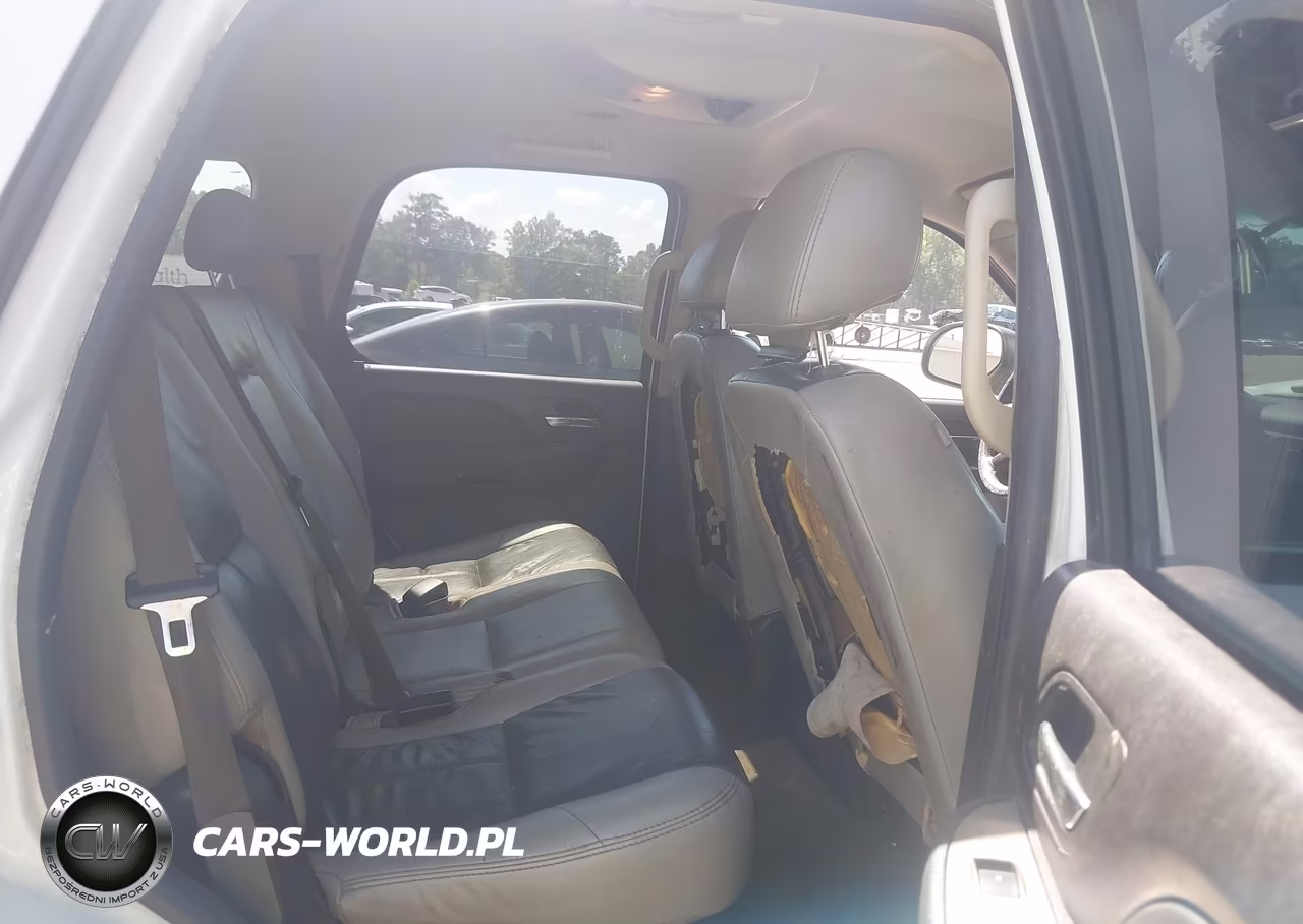 2010 Chevrolet Tahoe Ls VIN:1GNMCAE36AR134078 - 8