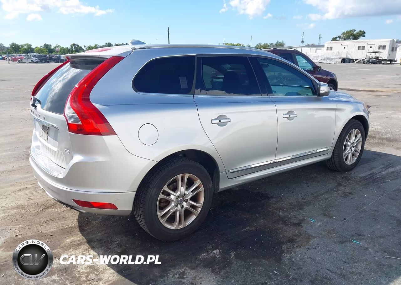 2015 Volvo Xc60 T5 Premier Plus VIN:YV440MDCXF2619583 - 4