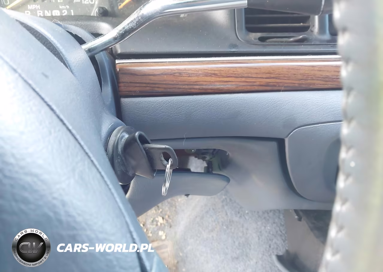 1997 Ford Crown Victoria Lx VIN:2FALP74W6VX220211 - 11