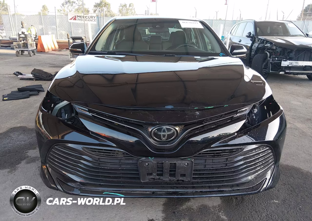 2019 Toyota Camry Le VIN:4T1B11HKXKU284004 - 13