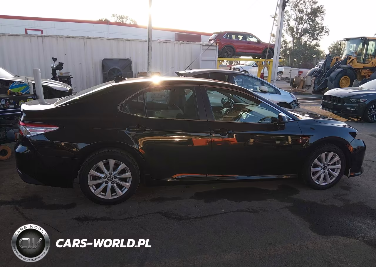 2019 Toyota Camry Le VIN:4T1B11HKXKU284004 - 14