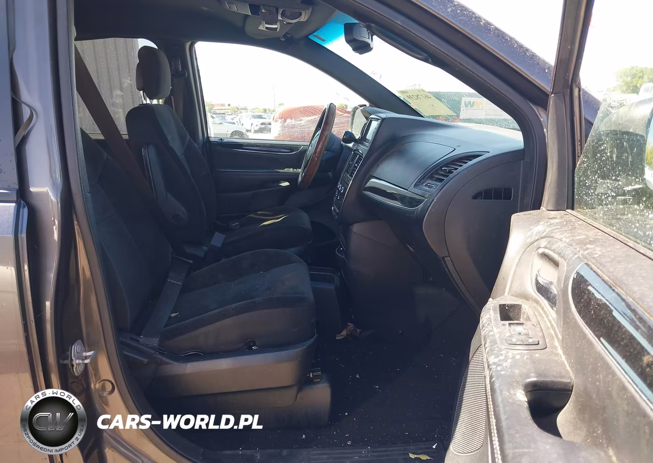 2018 Dodge Grand Caravan Se Plus VIN:2C4RDGBGXJR220073 - 5