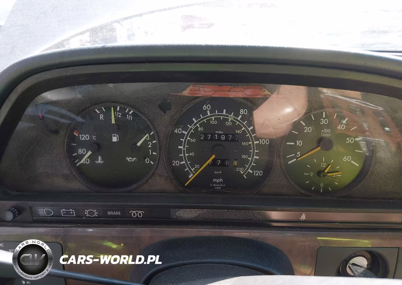 1983 Mercedes-Benz 300 Sd VIN:WDBCB20A9DB049735 - 7