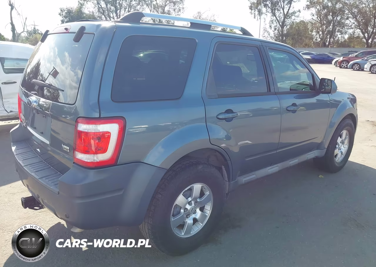 2010 Ford Escape Limited VIN:1FMCU0EG0AKC50301 - 4