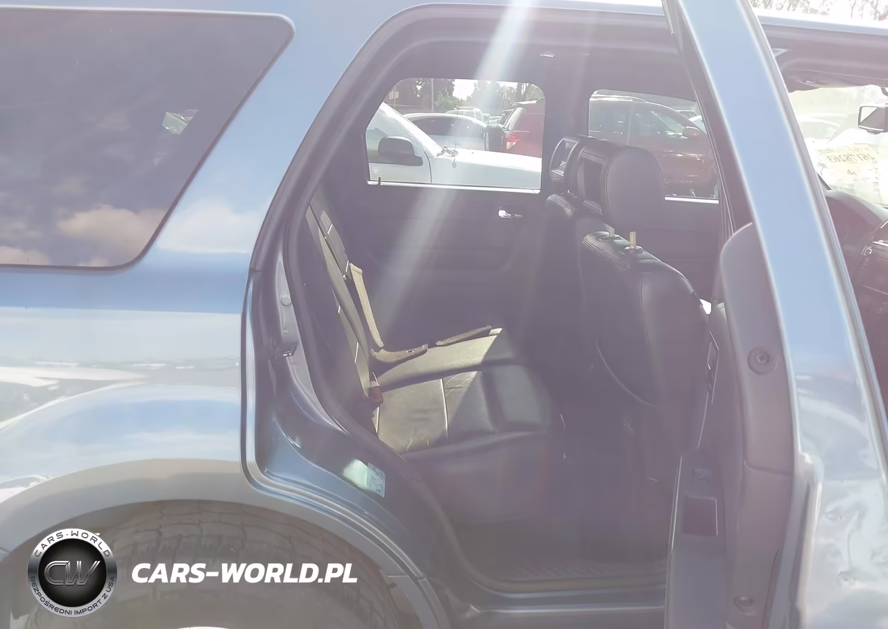 2010 Ford Escape Limited VIN:1FMCU0EG0AKC50301 - 8