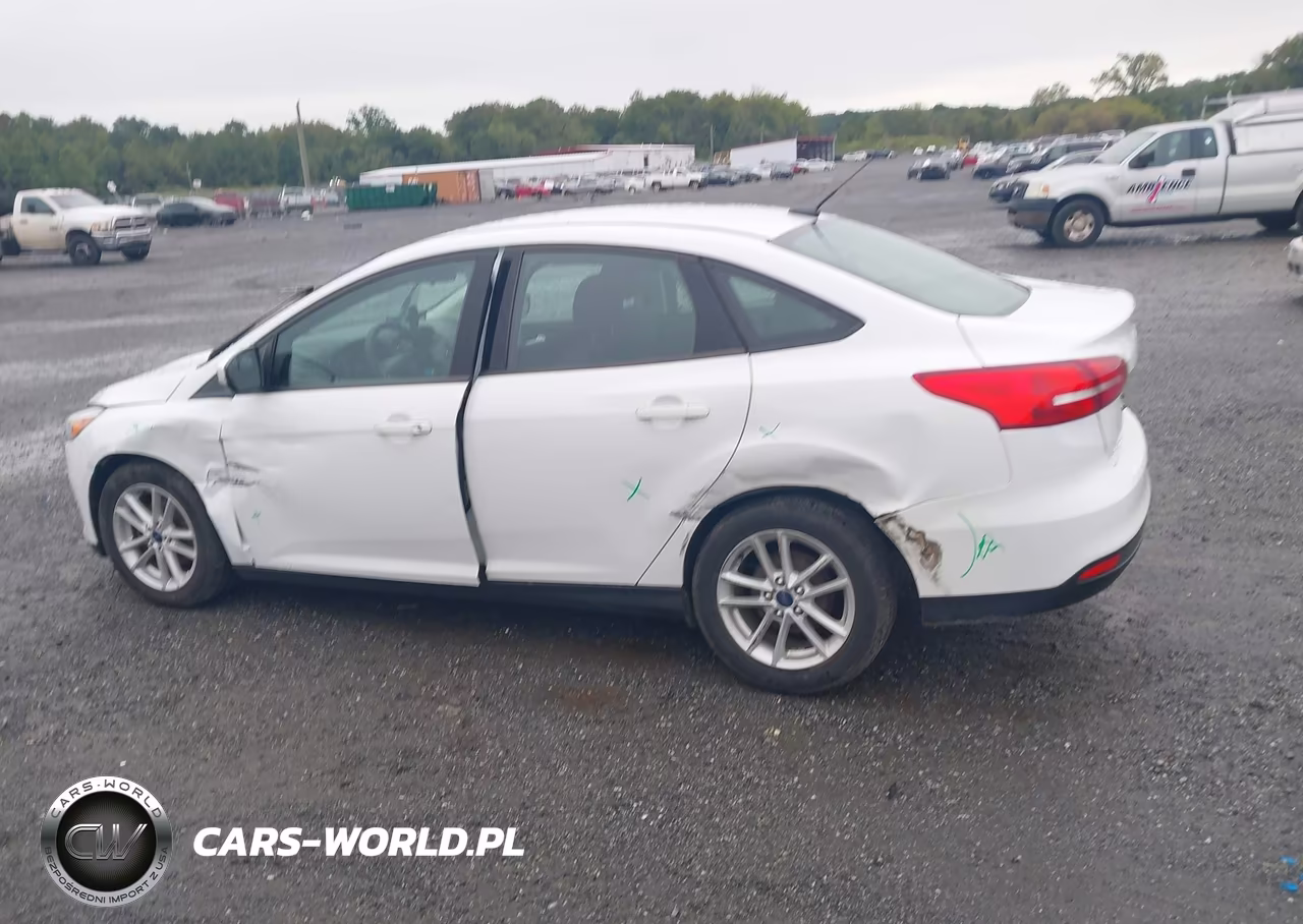 2017 Ford Focus Se VIN:1FADP3F26HL278165 - 14