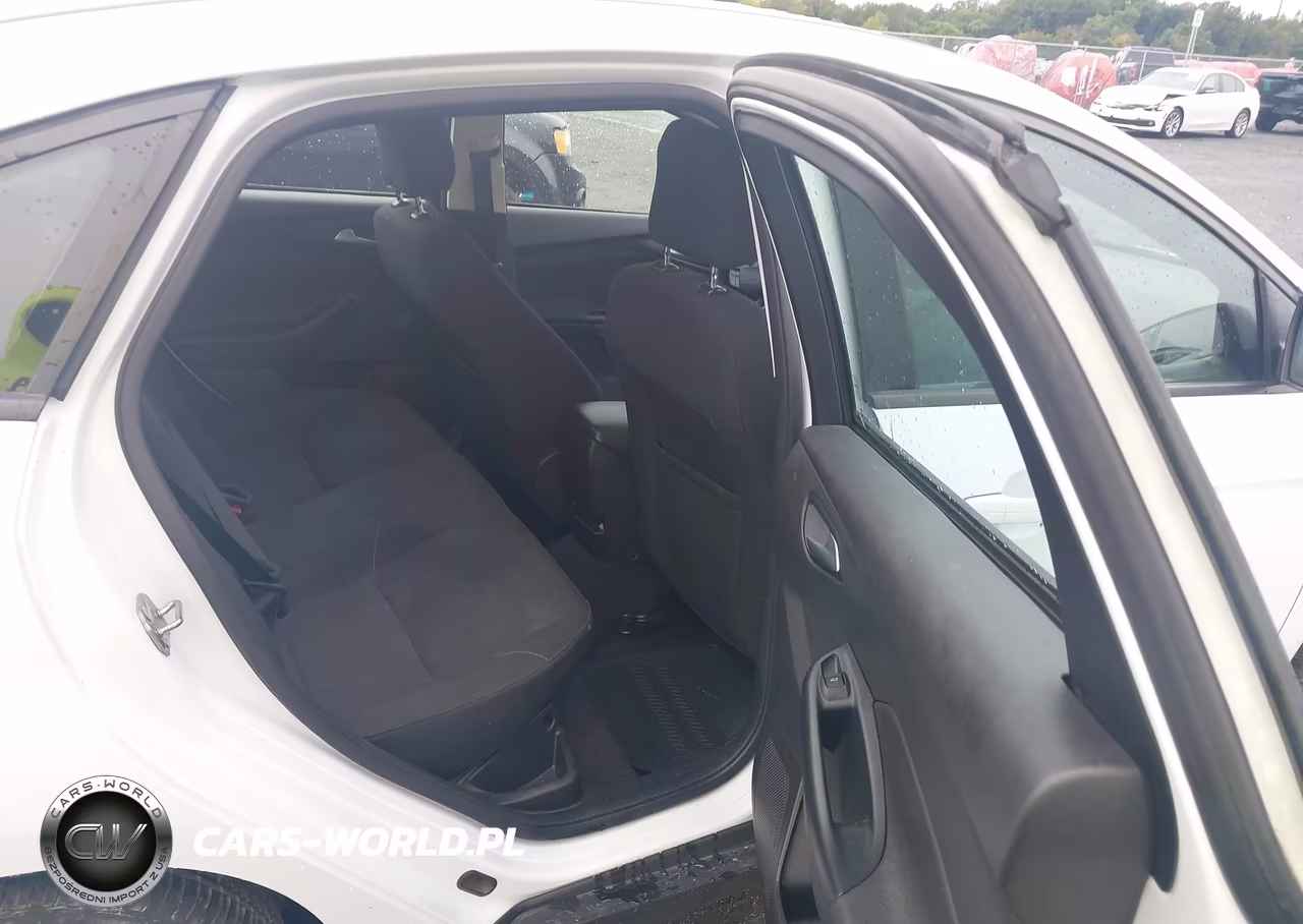 2017 Ford Focus Se VIN:1FADP3F26HL278165 - 8