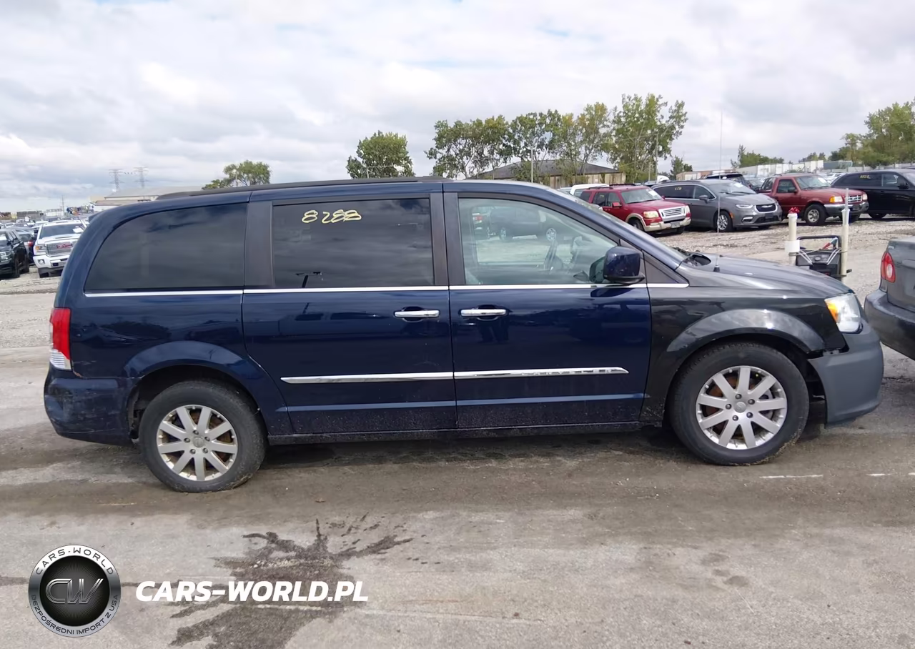 2016 Chrysler Town & Country Touring VIN:2C4RC1BG0GR149314 - 13