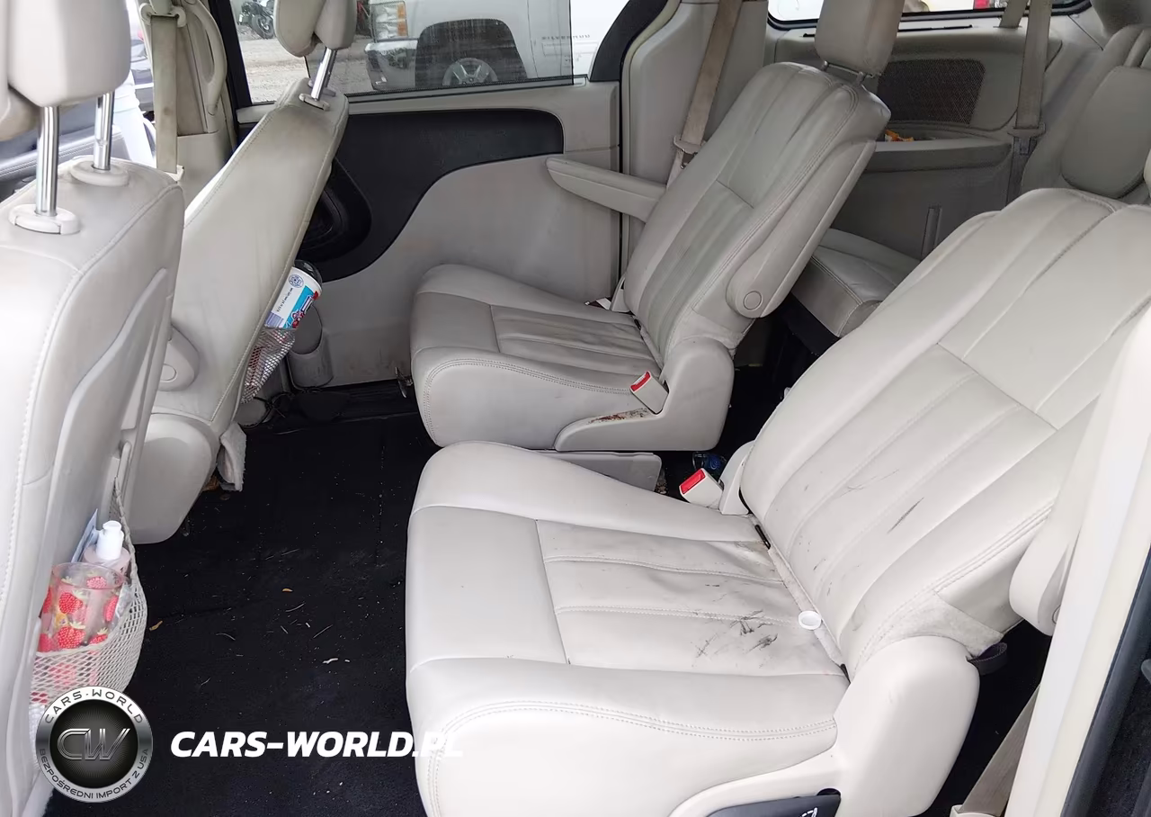 2016 Chrysler Town & Country Touring VIN:2C4RC1BG0GR149314 - 8